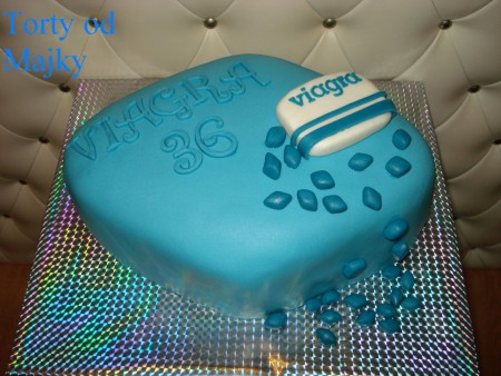 kakaový korpus, čokoládová plnka, váha: 2,4kg