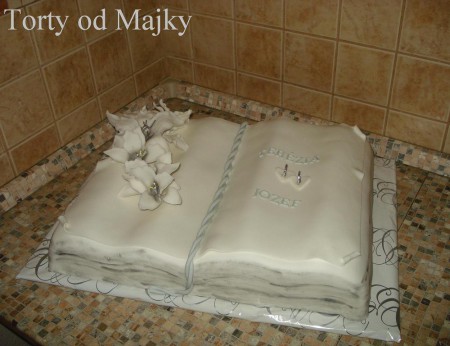 1/2: punčová, 1/2: orieškov korpus, nutellová plnka, váha: 7 kg