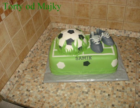 stracciatela a čokoládový korpus, čokoládová plnka, ovocie, váha: 5,3 kg